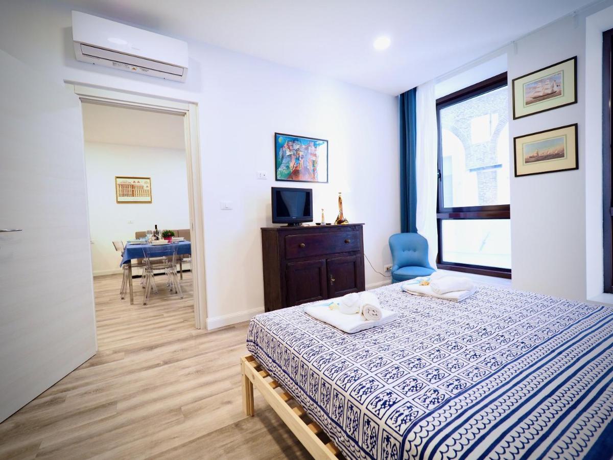Apartment Dimora Sottoripa 24 Di Fronte All'acquario - Genovabnb It *