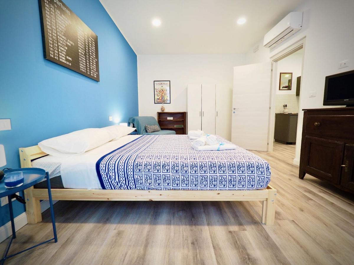 Apartment Dimora Sottoripa 24 Di Fronte All'acquario - Genovabnb It *