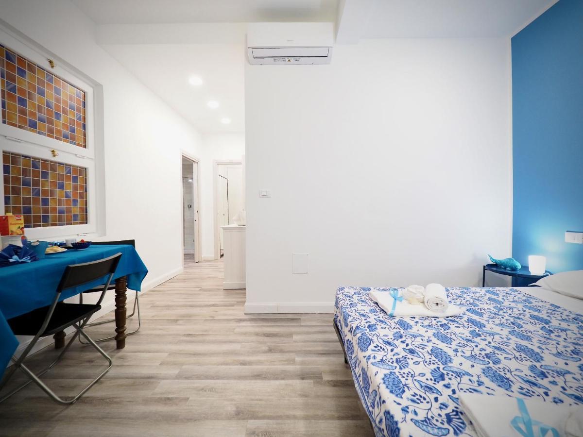 Apartment Dimora Sottoripa 24 Di Fronte All'acquario - Genovabnb It *