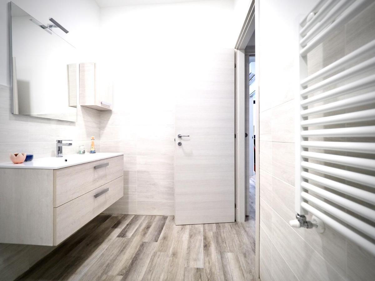Apartment Dimora Sottoripa 24 Di Fronte All'acquario - Genovabnb It Genoa